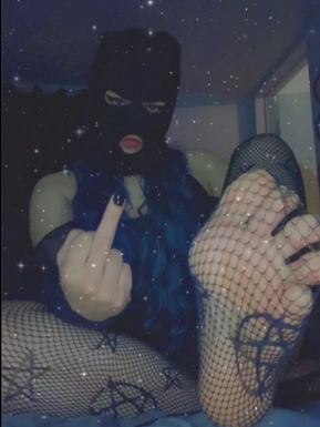 @altgoddessgracee