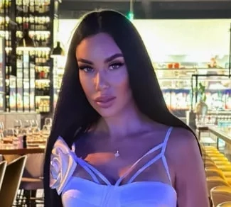 @alinaboobs