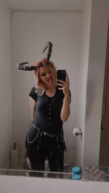 @succubus69horns