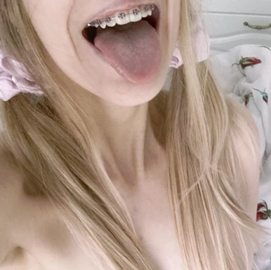 @alixsacharova