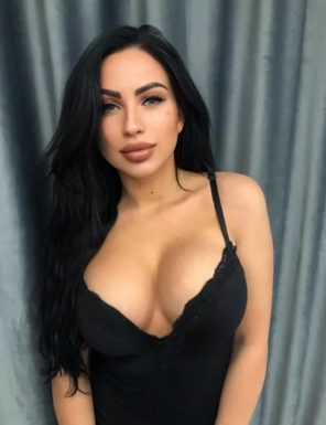 @victoriaqq