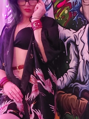 @momonthemoon