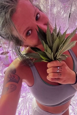 @the_naked_siren