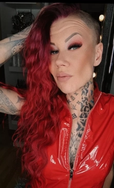 @heeladdictpetite