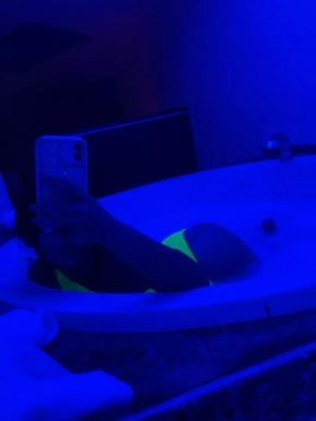 @queendevaux