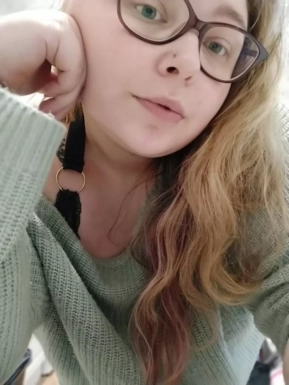 @curvyrose
