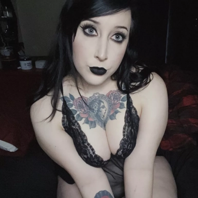 @lovelessxgrl