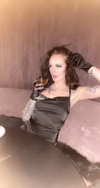 @royalxo