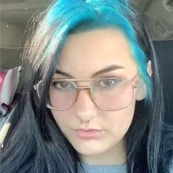 @breekioka
