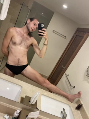 @legslegslegs