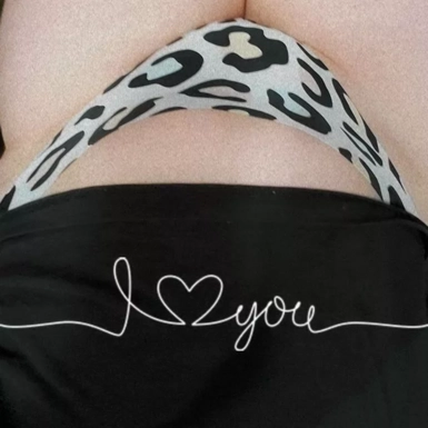 @neonkisses
