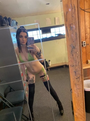 @freakypetite