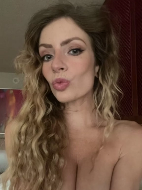 @heyitscodee
