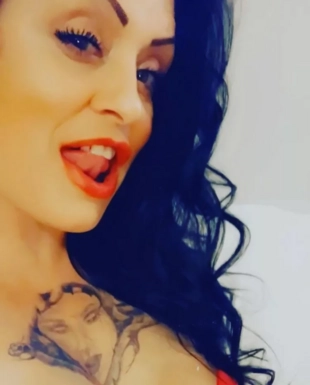 @melanieblanche