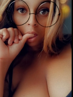 @genieyvie