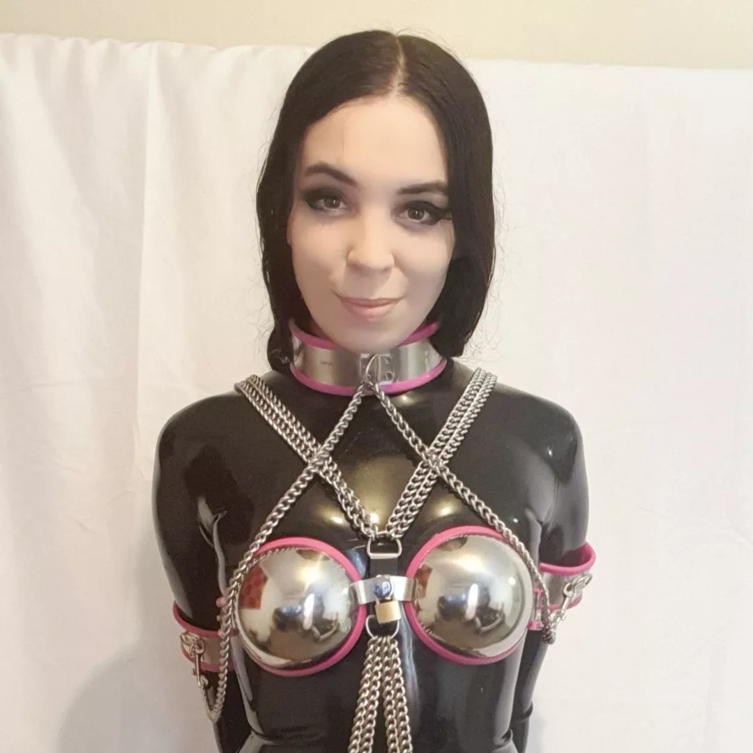 @lilithinlatex