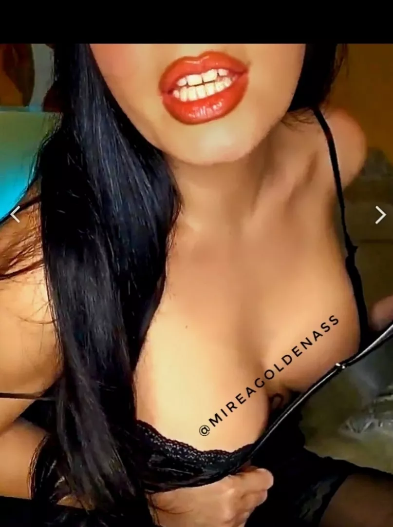 @mireagoldenass