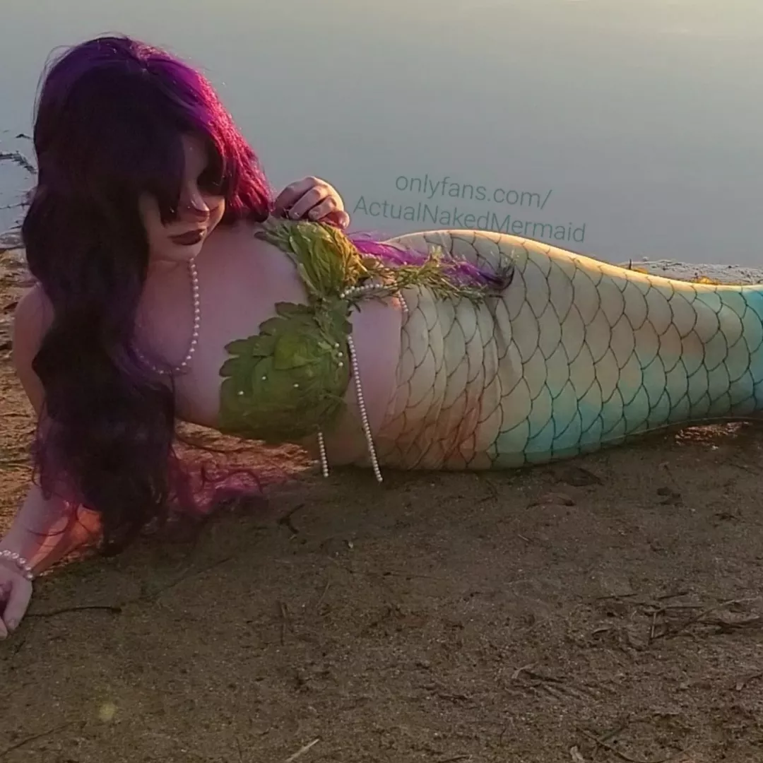 @actualnakedmermaid