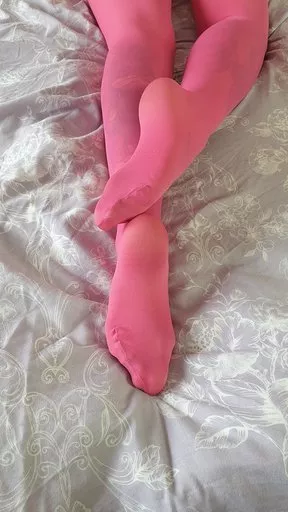 @thosenylonfeet