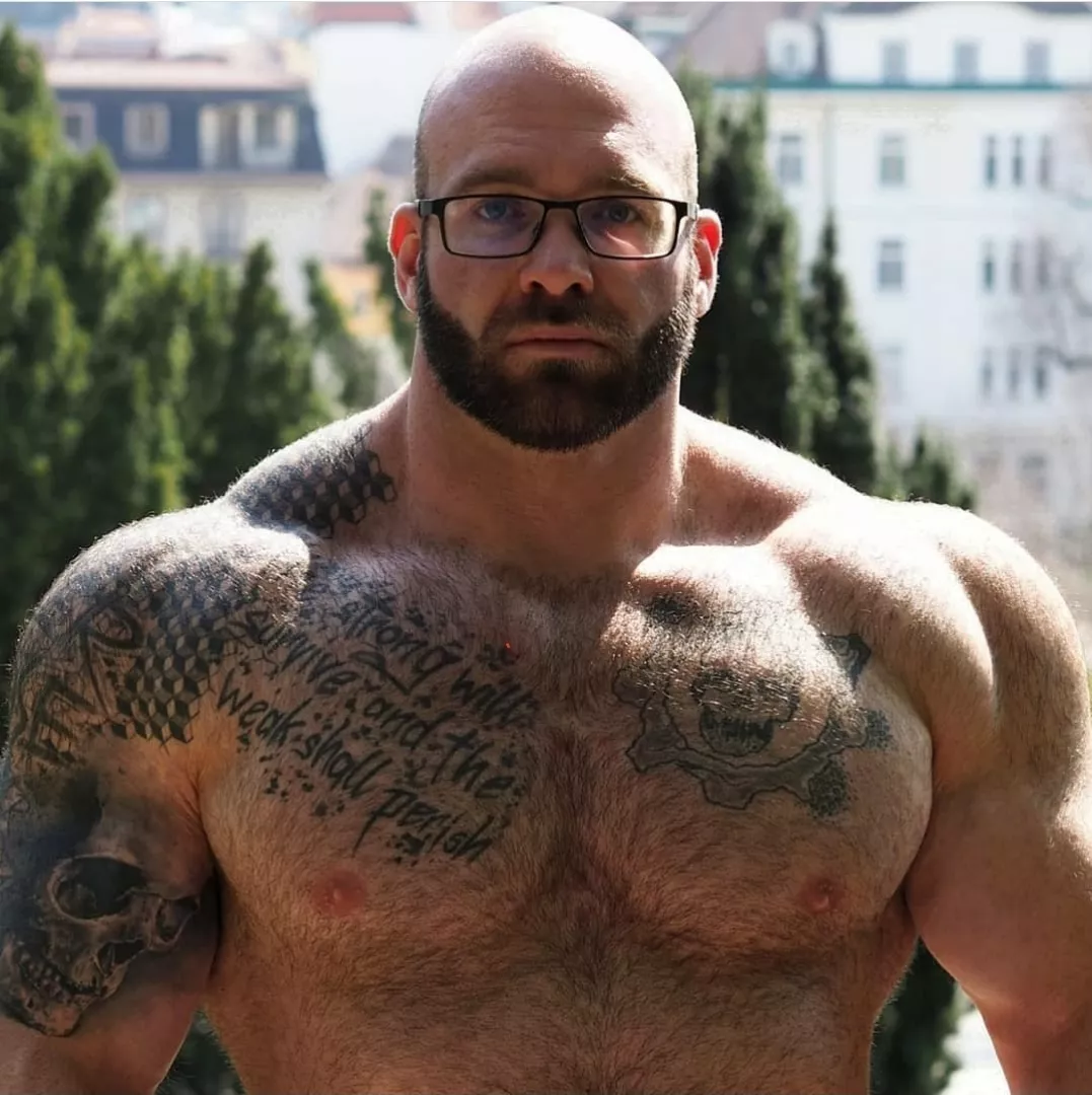 @hairy_musclebear