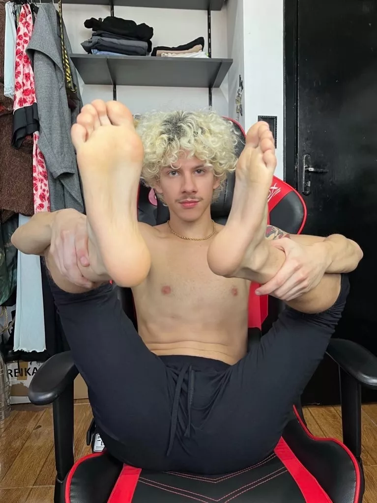 @guixfeetof