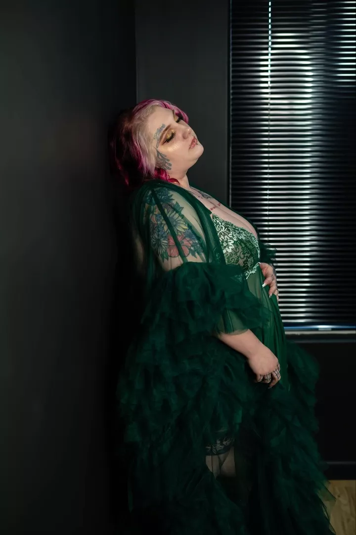 @chubbygothgodess