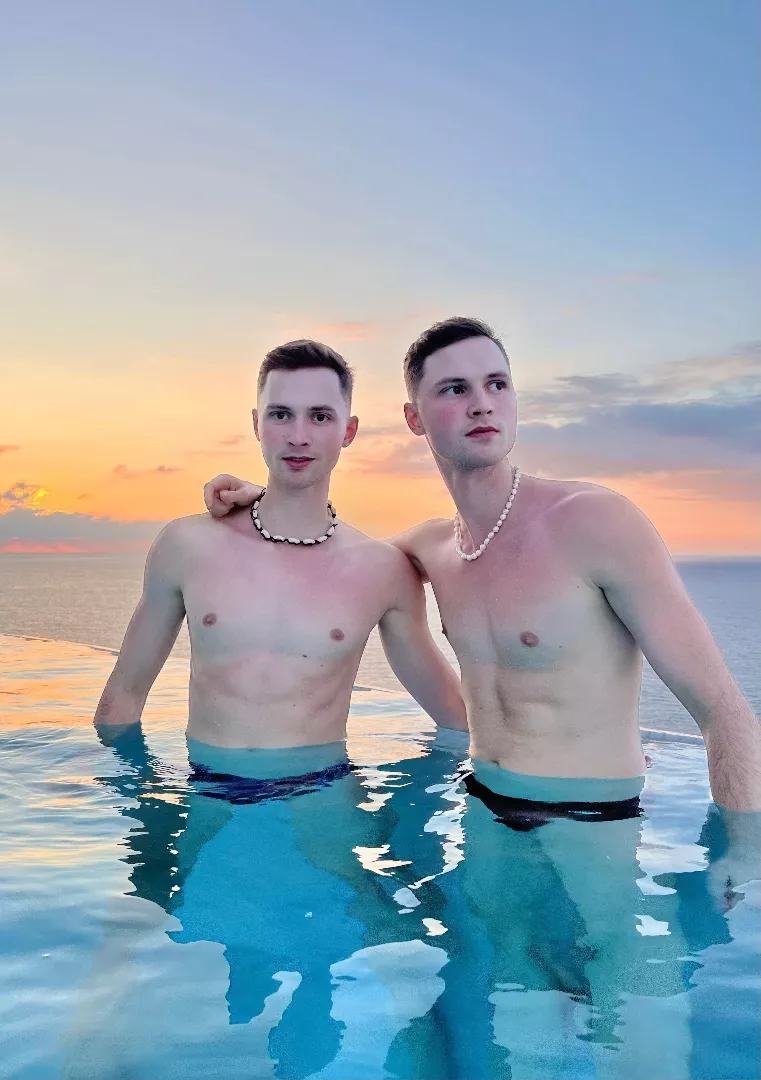 @czechgaytwins