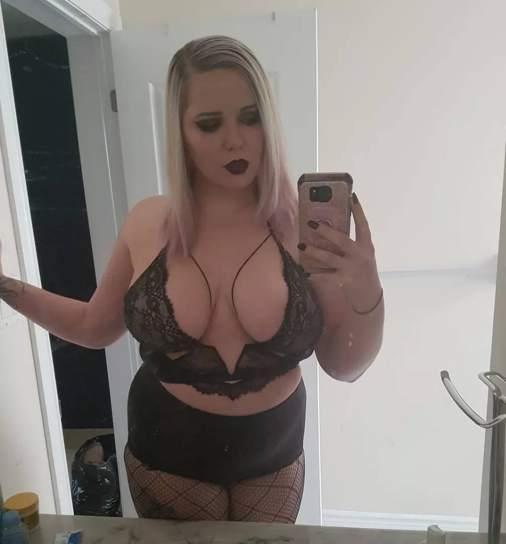 @inkedupcurves