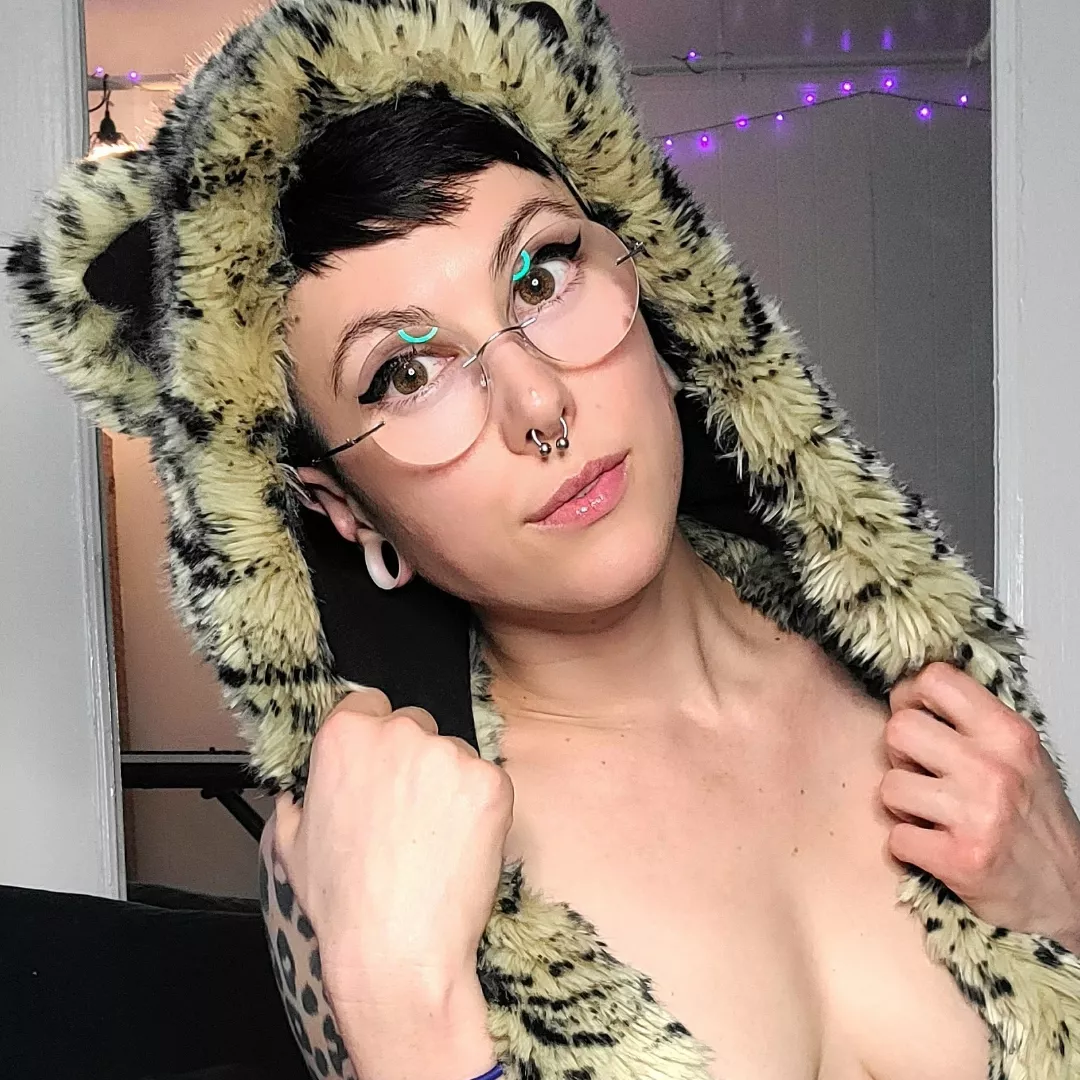 @alienpixiekitty