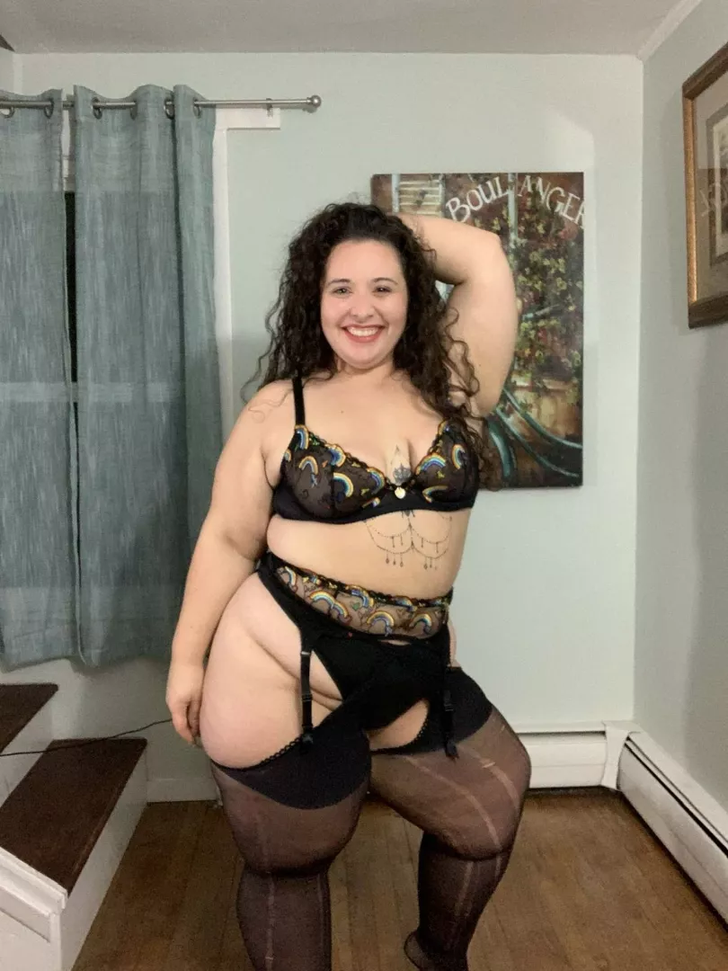 @lilcurvyqueenb