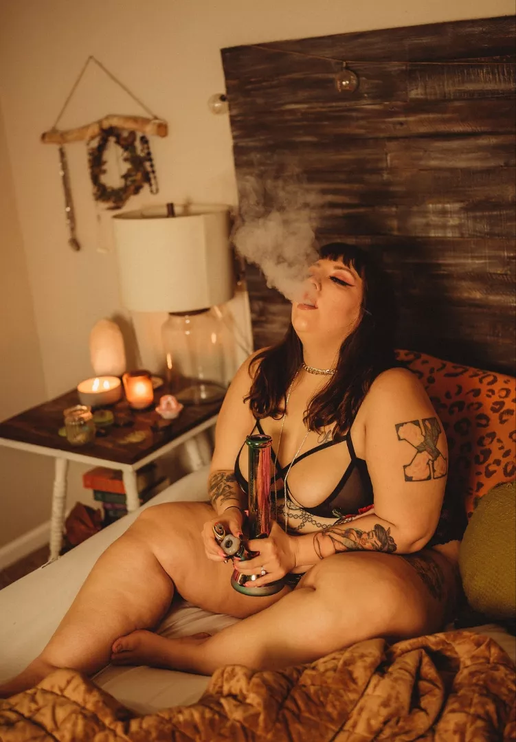 @stonerfemme