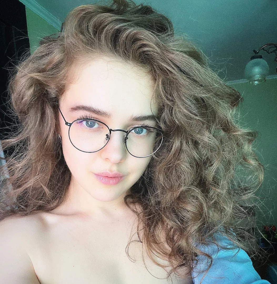 @curly.witch