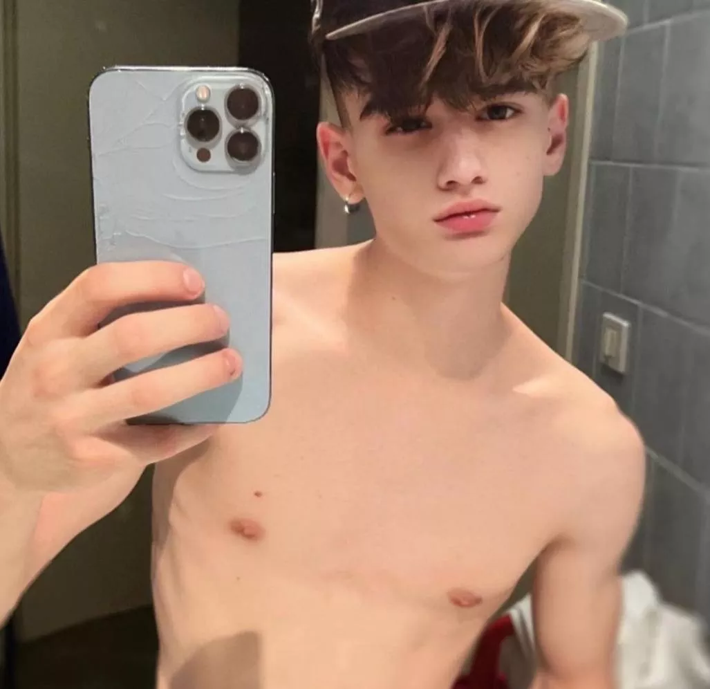 @elias.twink