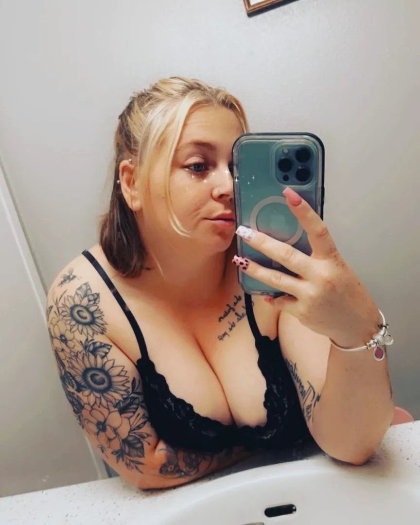 @curvy_kayy