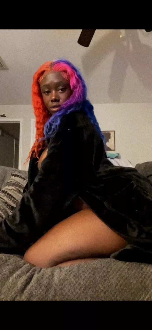 @blavkmonroe