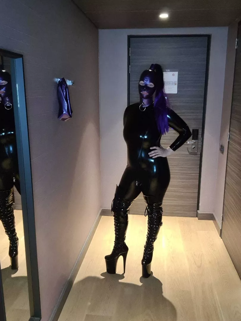 @mistress_rubber_kitten