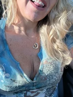 @naughty2milf