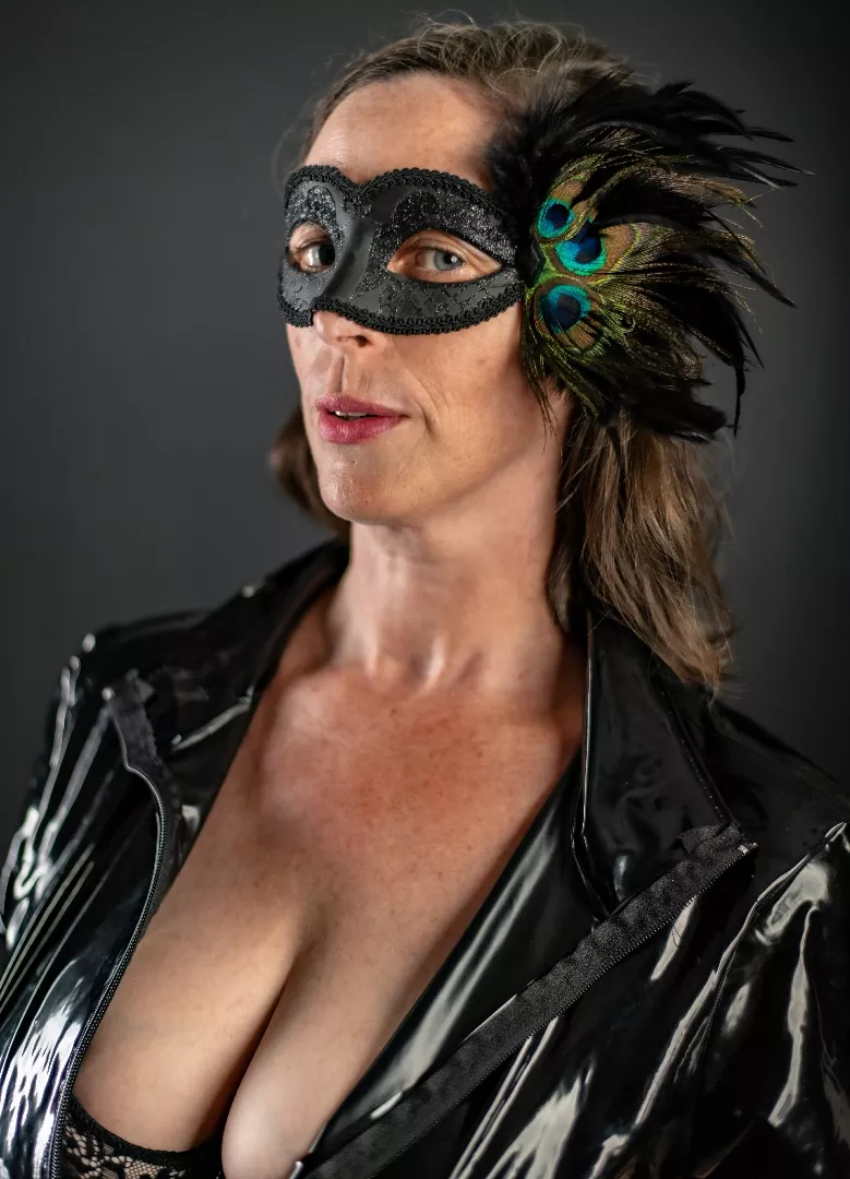 @therealmaskedmilf